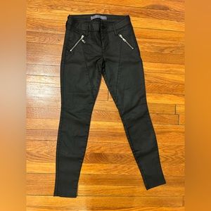 Guess Black Skinny Pants with Zipper Detail